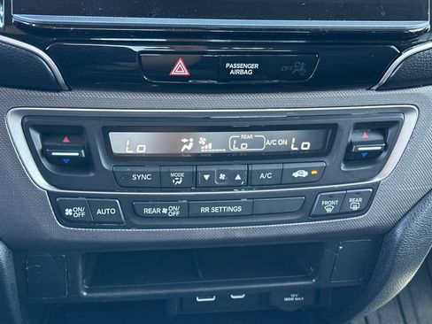 Used 2025 Honda Ridgeline Sport image 25