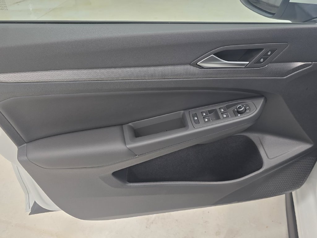 New 2026 Volkswagen GTI SE FWD image 17