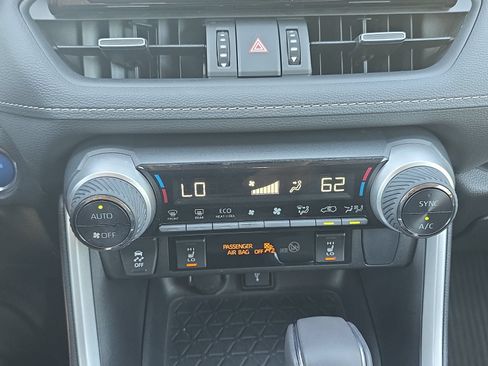 Used 2022 Toyota RAV4 XLE Premium AWD/4WD image 24