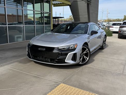 Used 2022 Audi e-tron GT Premium Plus w/ Performance Package image 2