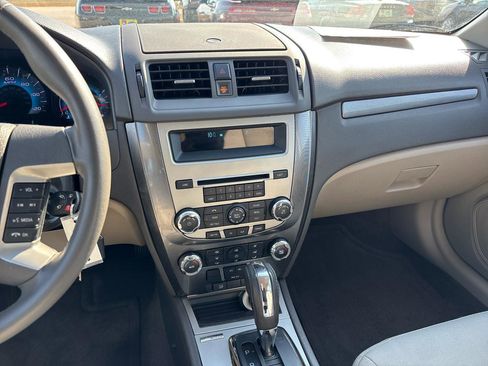 Used 2011 Ford Fusion SEL image 15