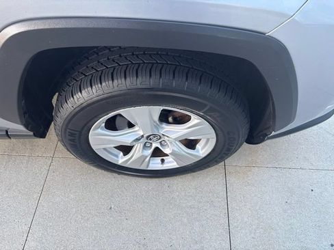 Used 2020 Toyota RAV4 XLE AWD/4WD image 10