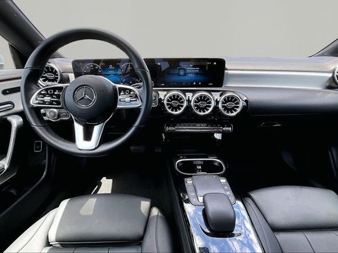 Used 2023 Mercedes-Benz CLA 250 image 7