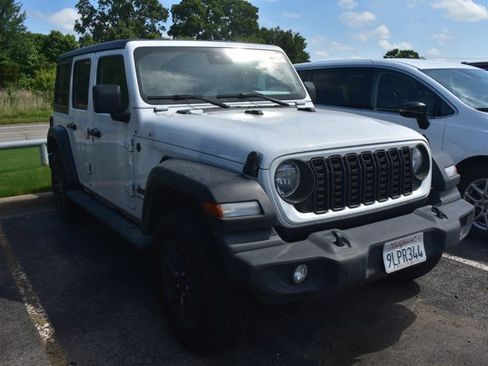 Used 2024 Jeep Wrangler Unlimited Sport AWD/4WD image 3