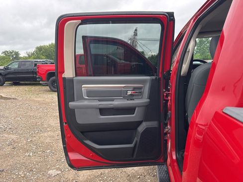 Used 2015 RAM 1500 Big Horn w/ Remote Start & Security Group image 21