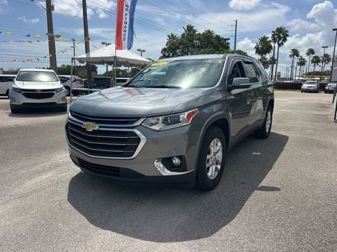 Used 2019 Chevrolet Traverse LT image 2