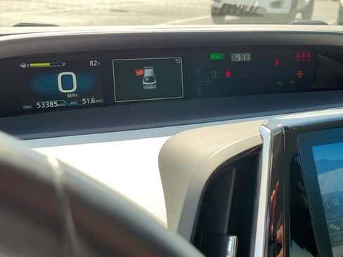 Used 2022 Toyota Prius Limited image 26