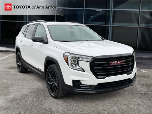 Used 2024 GMC Terrain SLE w/ Driver Convenience Package AWD/4WD image 1