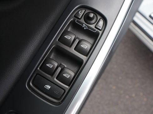 Used 2018 Volvo V60 T5 Cross Country w/ Convenience Package image 27