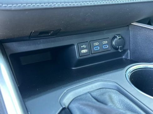 Used 2022 Toyota Highlander XLE AWD/4WD image 75