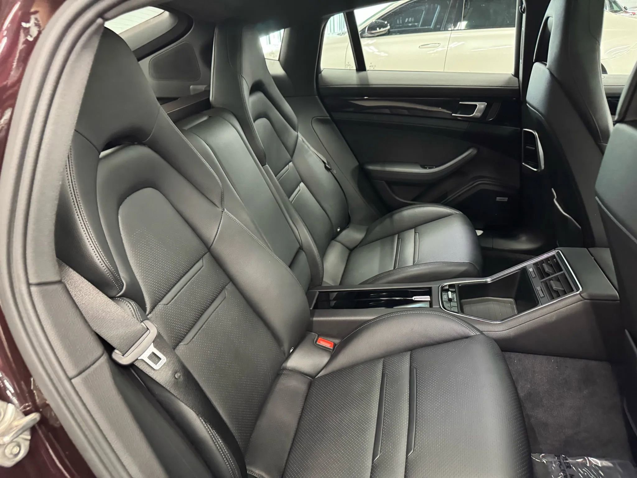Used 2022 Porsche Panamera 4 AWD/4WD image 34