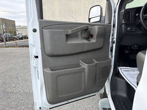 Used 2025 GMC Savana 2500 w/ Driver Convenience Package RWD image 20