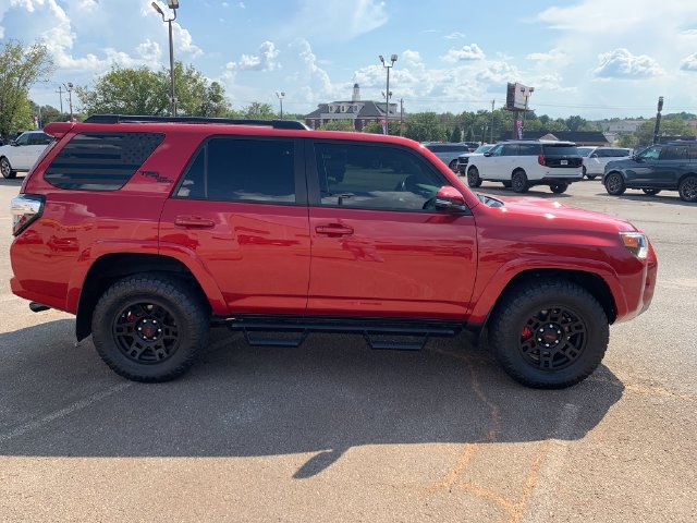 Used 2023 Toyota 4Runner TRD Off-Road Premium w/ Off Road Premium Plus Package AWD/4WD image 4