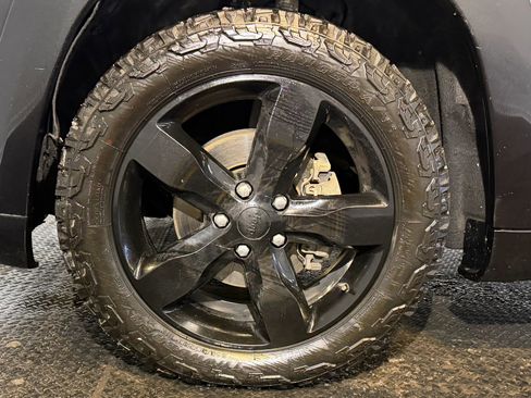 Used 2016 Jeep Grand Cherokee High Altitude RWD image 10