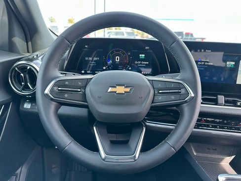 New 2026 Chevrolet Equinox LT w/ Convenience Package II image 25