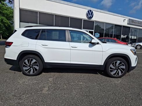 Used 2024 Volkswagen Atlas SE AWD/4WD image 7