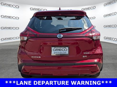 Used 2021 Nissan Kicks SR image 6