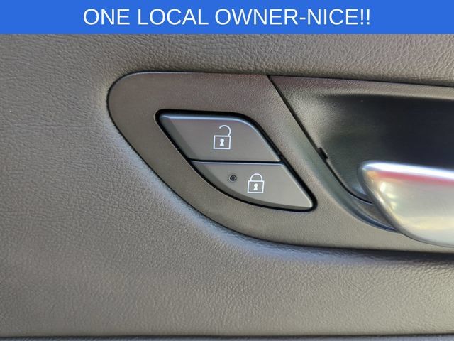 Used 2024 Cadillac Escalade Premium Luxury w/ Performance Package AWD/4WD image 38