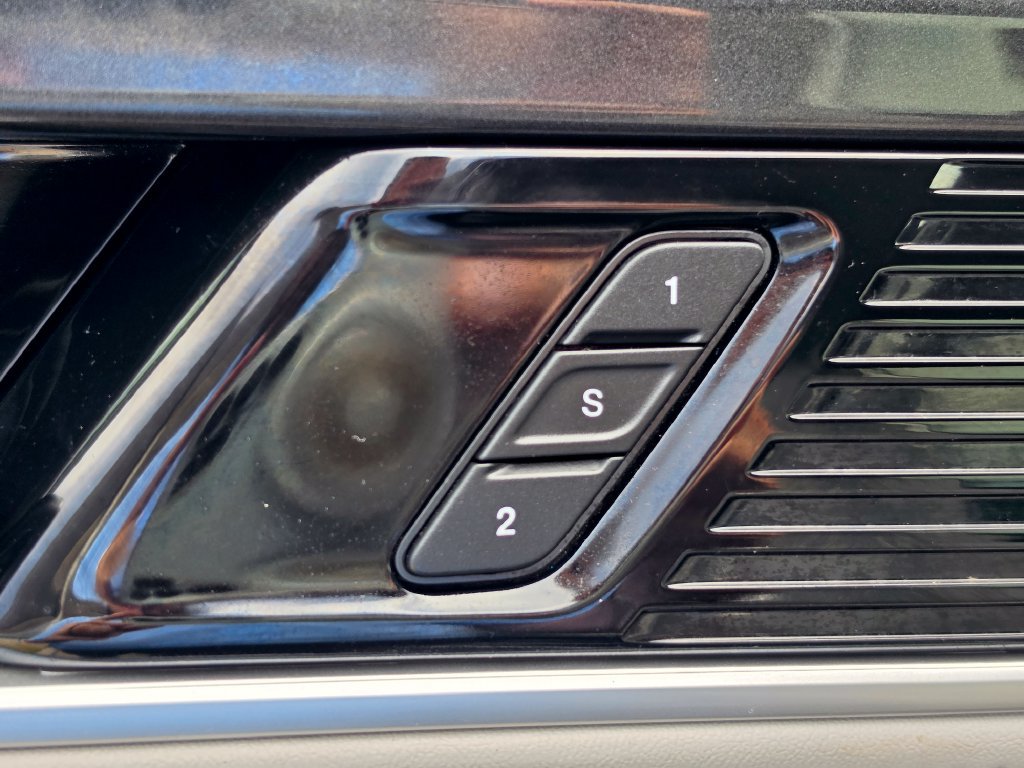 Used 2022 Jeep Wagoneer Series I AWD/4WD image 11