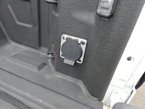 Used 2023 GMC Sierra 1500 SLE image 6