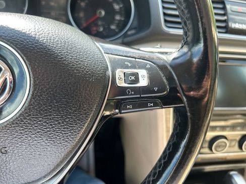 Used 2018 Volkswagen Passat 2.0T SE FWD image 25