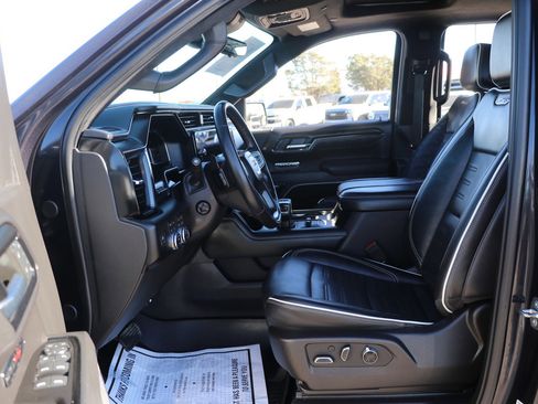 Used 2024 GMC Sierra 1500 AT4X image 13