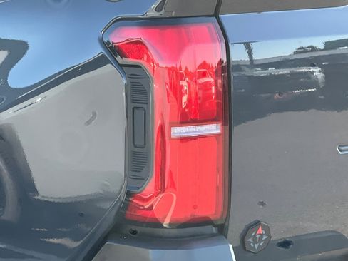 Used 2024 Toyota Tacoma Trailhunter image 49