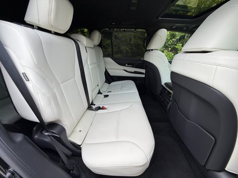 Used 2026 Lexus LX 700h Luxury AWD/4WD image 20