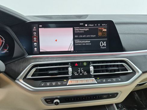 Used 2022 BMW X5 xDrive40i AWD/4WD image 16