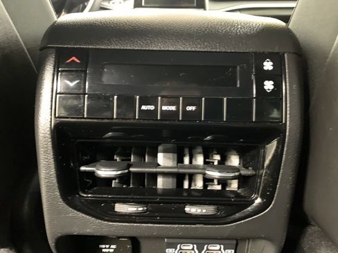 Used 2023 Jeep Grand Cherokee L Laredo AWD/4WD image 18