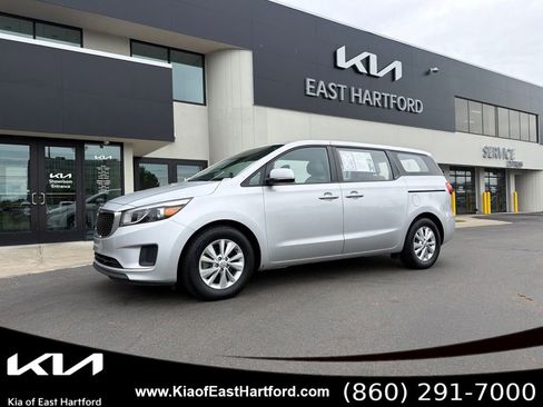 Used 2018 Kia Sedona L FWD image 1