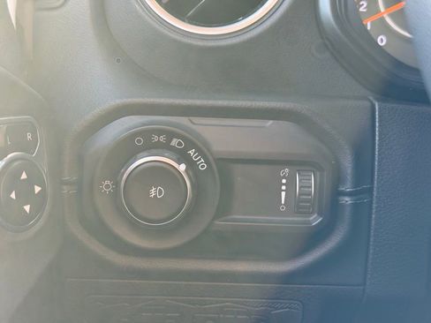 Used 2024 Jeep Wrangler Sahara w/ Technology Group image 14