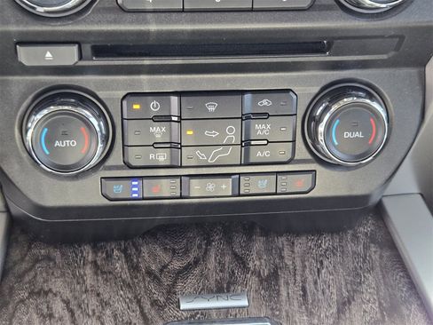 Used 2017 Ford F250 Lariat w/ Lariat Ultimate Package image 22