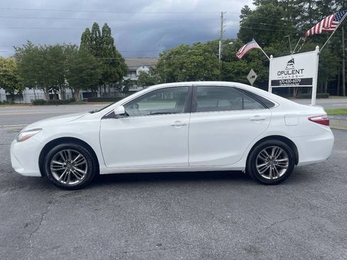 Used 2017 Toyota Camry SE FWD image 7