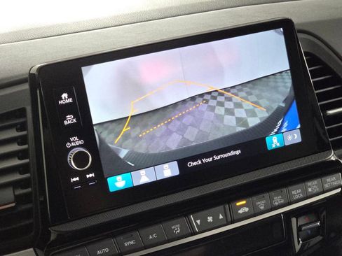 New 2026 Honda Odyssey Touring image 5