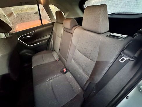 Used 2020 Toyota RAV4 XLE image 9
