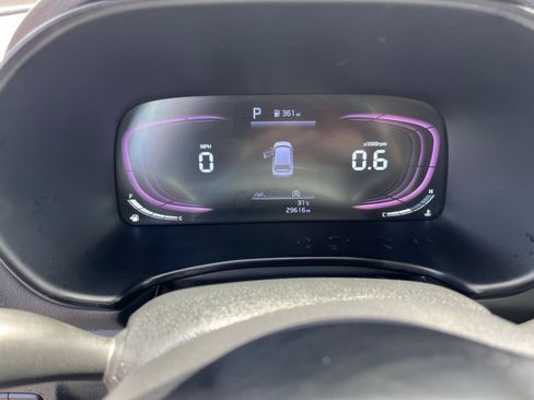 Used 2025 Kia Soul LX w/ LX Technology Package FWD image 35