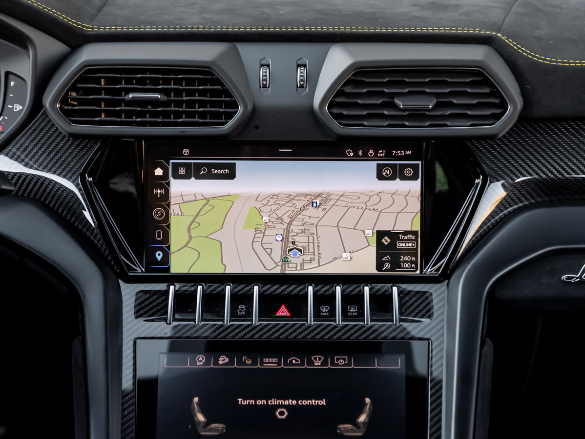 Used 2024 Lamborghini Urus Performante AWD/4WD image 24