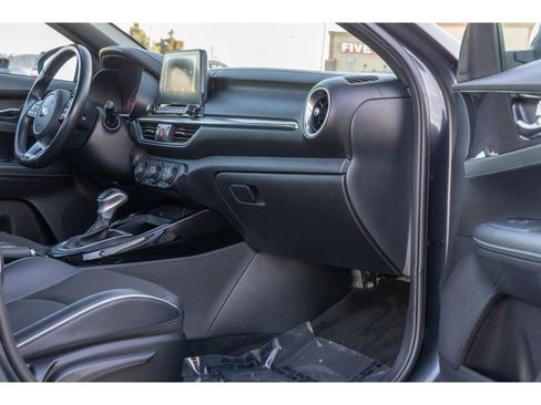 Used 2021 Kia Forte GT-Line image 10