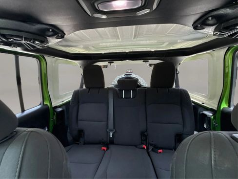 Used 2018 Jeep Wrangler Unlimited Sport S AWD/4WD image 15