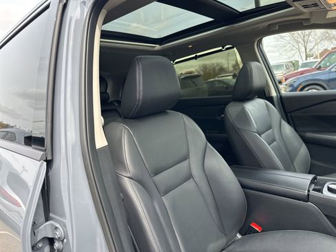 Used 2025 Nissan Rogue SL w/ SL Premium Package AWD/4WD image 35
