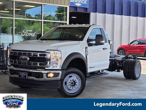 New 2025 Ford F550 XLT image 1