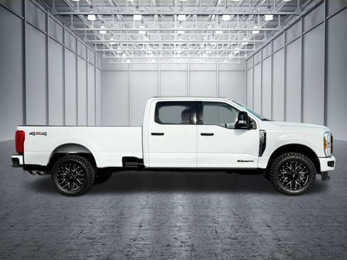 Used 2024 Ford F350 XLT AWD/4WD image 7