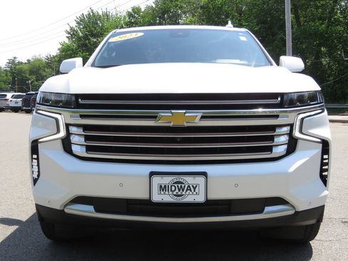 Used 2023 Chevrolet Suburban High Country w/ Premium Package 2 AWD/4WD image 2