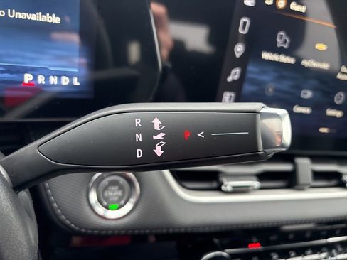 New 2026 Chevrolet Equinox LT w/ Convenience Package II AWD/4WD image 2