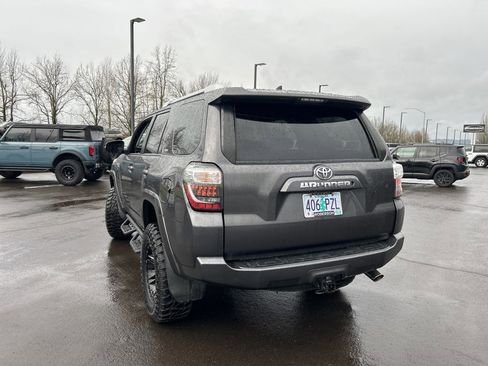 Used 2017 Toyota 4Runner SR5 image 6