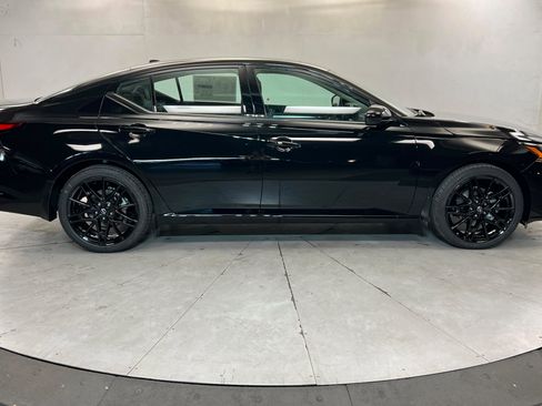 New 2026 Nissan Altima 2.5 SR w/ SR Midnight Edition Package FWD image 6