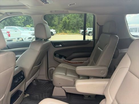 Used 2017 Chevrolet Suburban Premier AWD/4WD image 10