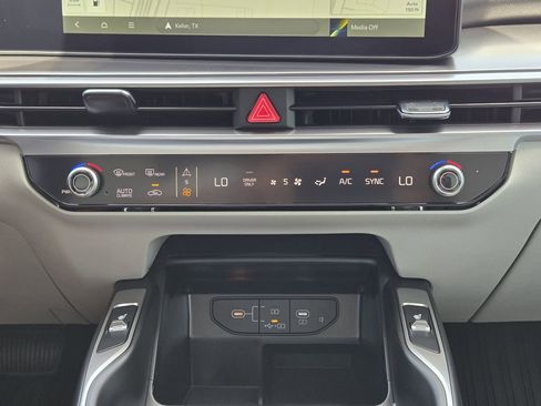 New 2026 Kia Sorento EX FWD image 14