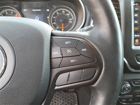 Used 2019 Jeep Cherokee Trailhawk w/ Cold Weather Group image 20